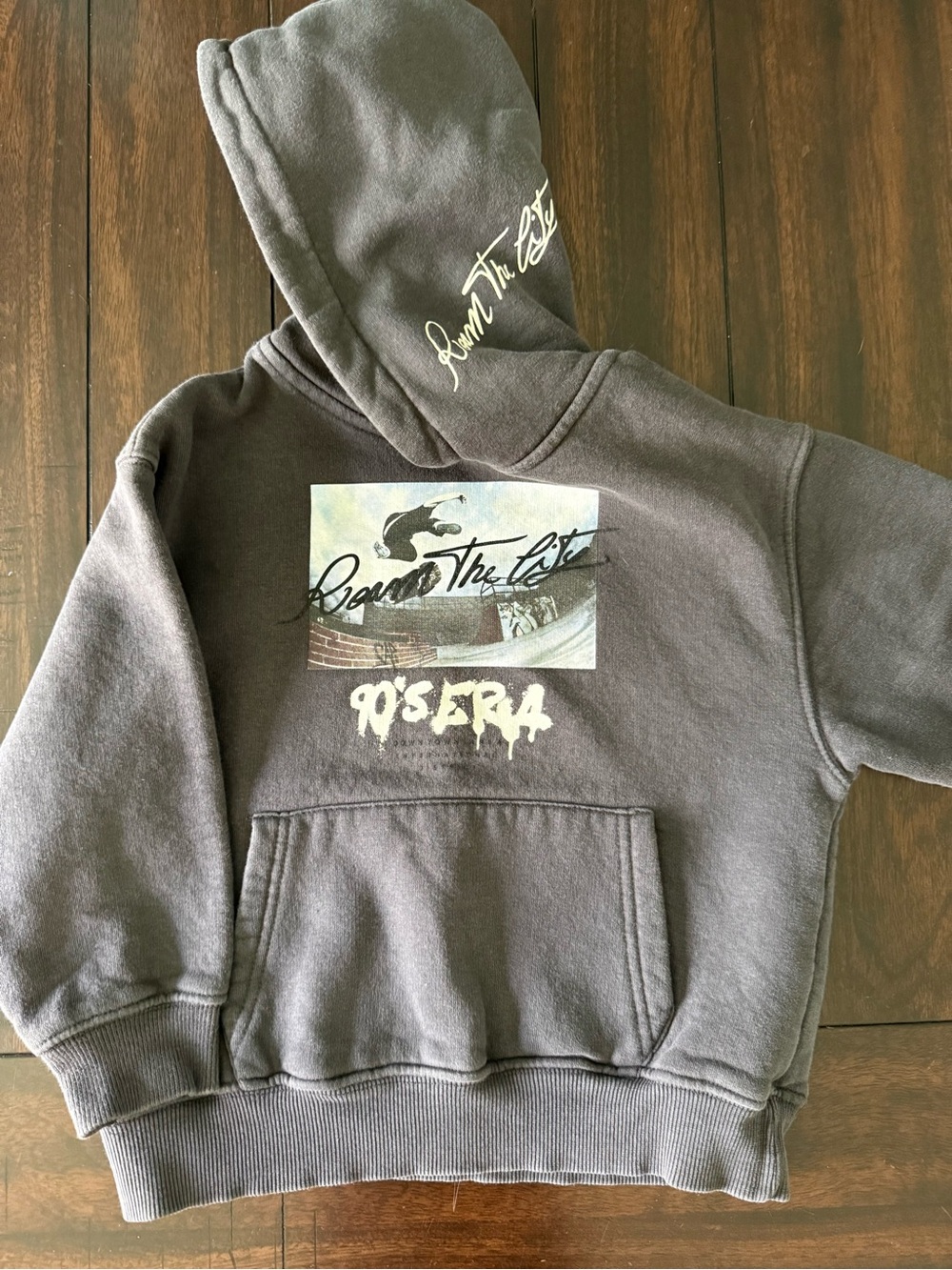 90's Era Graphic Hoodie - Zara 5T